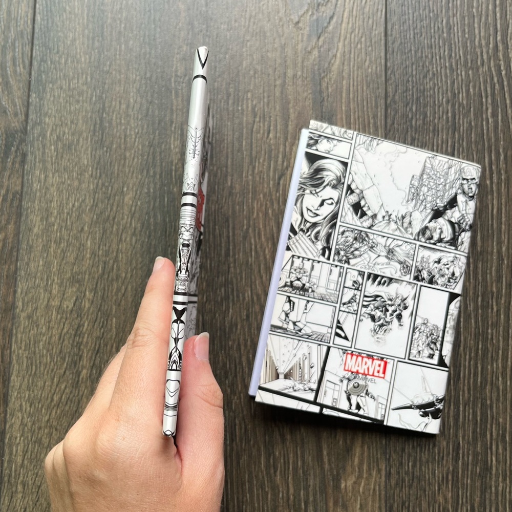 Two Mini Marvel Avengers Notebooks - Picture 3 of 6